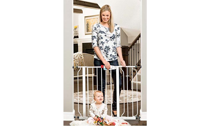 Regalo Easy Step Walk Thru Gate, White, Fits Spaces between 29" to 39" Wide